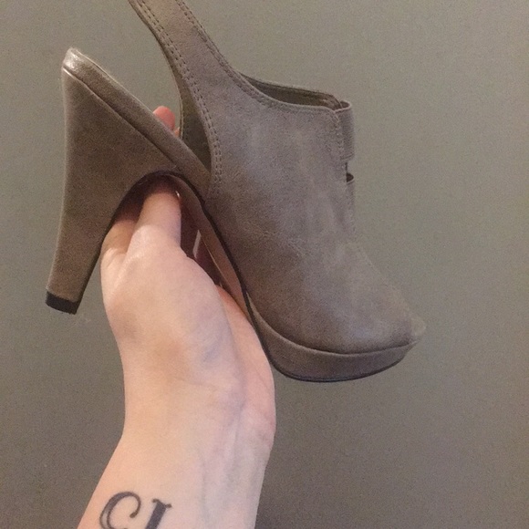 Madden girl pleather heels W 7US - Picture 2 of 3